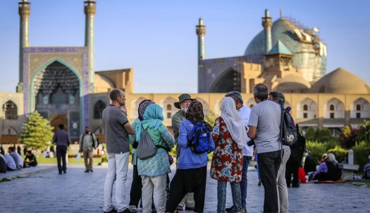 معاون سرمایه‌گذاری اداره‌کل میراث فرهنگی، گردشگری و صنایع دستی خراسان رضوی گفت: ۵۷۰ میلیارد ریال تسهیلات کرونا به متقاضیان حوزه گردشگری این استان پرداخت شده است.
