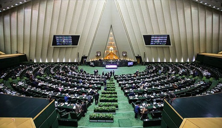 رئیس کمیسیون برنامه و بودجه مجلس شورای اسلامی با اشاره به توافق بین دولت و مجلس برای اصلاح ساختار بودجه گفت: تمام توانمان را به کار می‌گیریم تا جایی که ممکن است بودجه را نسبت به گذشته شفاف کنیم و درآمد‌ها و هزینه‌ها نیز شفاف‌تر و بودجه عملیاتی‌تر شود.