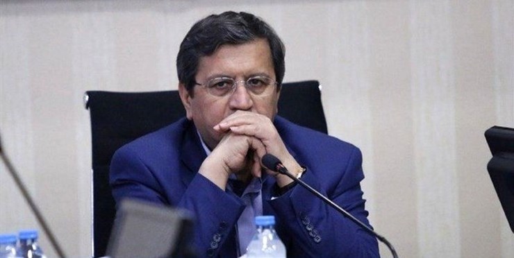 رئیس کل بانک مرکزی می‌گوید اسامی ۲۵۰ صادرکننده بدحساب که حتی یک دلار ارز به کشور بازنگردانده‌اند را به قوه قضاییه تحویل داده است. این در حالی است که ۷۰ نفر از این افراد کارتن‌خواب بوده‌اند و با استفاده از کارت‌های بازرگانی یکبار مصرف این صادرات انجام شده است.