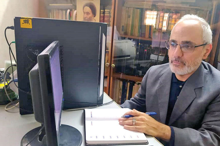 علیرضا سوهانی دربان در سال ۱۳۴۶ در محله بالاخیابان مشهد متولد شده است. او پس از سال‌ها درس خواندن در مقاطع مختلف تحصیلی توانسته دکترای اصلاح نباتات، بیوتکنولوژی وکشاورزی را کسب کند.