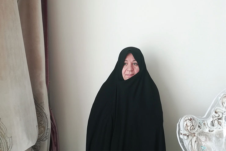 یکی از ویژگی‌هایی که به شهین عامل‌زاده  نسبت می‌دهند دست خیرش است و می‌گویند اگر کسی گرهی به کارش افتاده باشد او در خط مقدم خیرخواهی است.