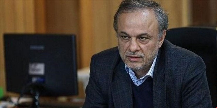 عضو کمیسیون آموزش و تحقیقات مجلس شورای اسلامی با اشاره به حواشی‌های صورت گرفته علیه وزیر پیشنهادی صمت اظهار کرد: متاسفانه حواشی بر علیه وی مطرح شد که به جرات اعلام می‌کنم به هیچ عنوان این حواشی صحت ندارد. برخی‌ها مسایلی را در مورد دو تابعیتی یا همراهی رزم حسینی با یک باند فساد اقتصادی مطرح می‌کنند که اصلا هیچ یک از آن‌ها صحت ندارد.