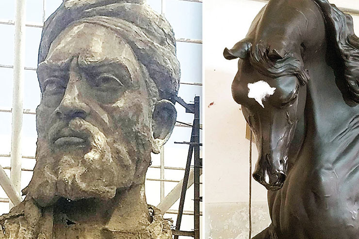مسعود رنگرزان، با اینکه متولد کرمانشاه است، اما از سال ۹۳ برای انجام پروژه مجسمه‌سازی به مشهد آمده و در همین‌جا ماندگار شده است.