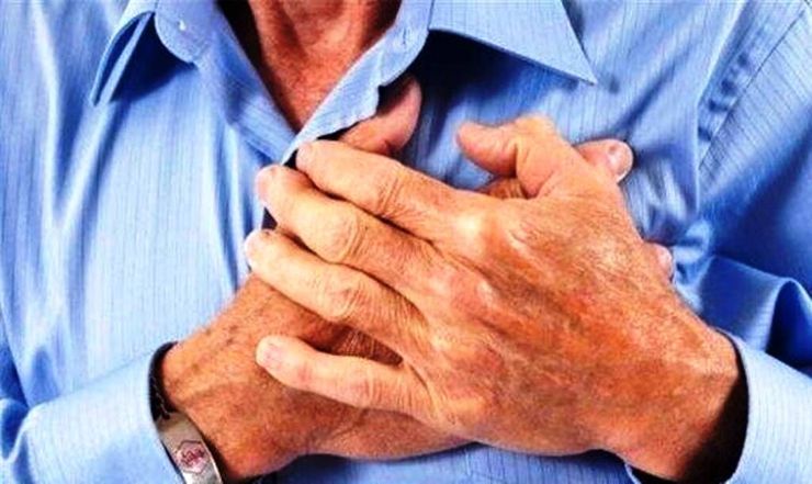 مدیرکل دفتر مدیریت بیماری‌های غیرواگیر وزارت بهداشت، درمان و آموزش پزشکی گفت: بیماری قلبی اولین علت مرگ در ایران و جهان است و در شرایط اپیدمی کرونا به علت ترس از ابتلا به این ویروس برخی بیماران قلبی از مراجعه و دریافت به موقع خدمات مراقبت از قلب خودداری می‌کنند.
