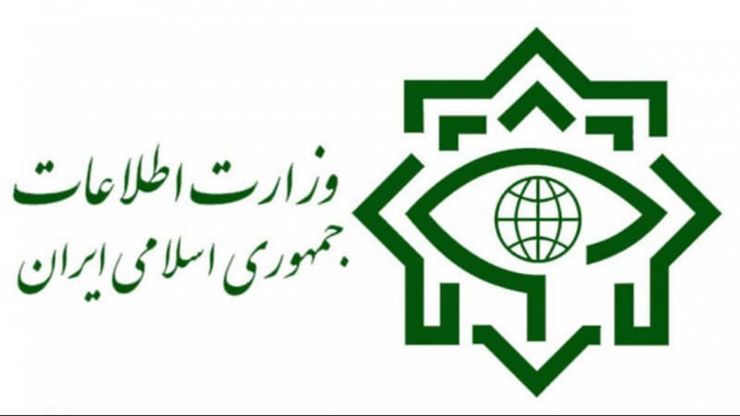 وزارت اطلاعات با صدور اطلاعیه‌ای اعلام کرد: شبکه سازمان یافته‌ای از دلالان و سوداگران دارویی که به صورت غیرقانونی و خارج از شبکه رسمی بهداشت و درمان اقدام به تهیه و فروش داروهای درمان کرونا می‌کردند، شناسایی و دستگیر شدند.