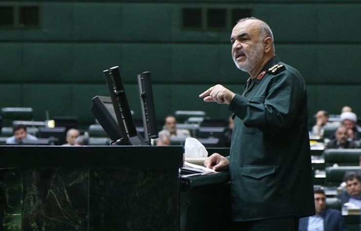 فرمانده کل سپاه گفت: دفاع مقدس سرآغاز مقاومت پایان ناپذیر ملت ایران در مقابل دنیای استکبار و جریان به هم پیوسته ظلم جهانی در برابر انقلاب اسلامی است.