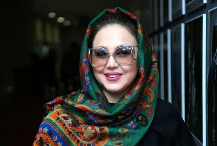 پس از انتشار پستی از جانب سحر زکریا در انتقاد به مهران مدیری، بهنوش بختیاری در یک استوری خطاب به این بازیگر نوشت: «دنیا گرد است از هر دستی بدهی از همان دست می‌گیری.»