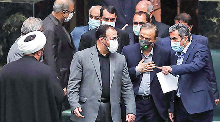 نمایندگان مجلس با   ۱۷۵ رای موافق، ۸۰ رای مخالف و ۹ رای ممتنع  از مجموع ۲۴۶ آرا ماخوذه؛ به رزم حسینی برای تصدی گری وزارت صنعت معدن و تجارت اعتماد کردند.