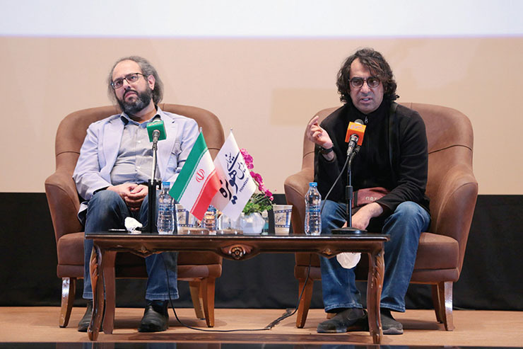  بعد از نزدیک به دو سال انتظار علاقه‌مندان به سینمای سیاسی در مشهد، فیلم «دیدن این فیلم جرم است» به نویسندگی و کارگردانی سینماگر مشهدی، رضا زهتابچیان، عصر دوشنبه در سینما هویزه برای اصحاب رسانه اکران شد.