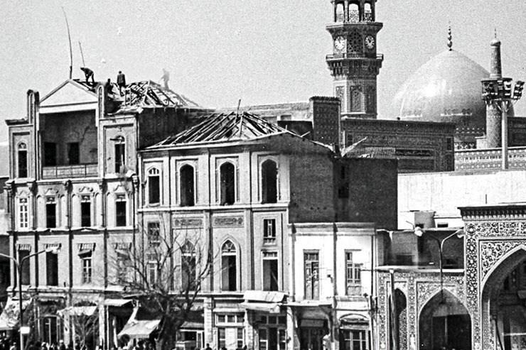 در دوره‌های مختلف جمعیتمان کم و زیاد شده است. در دوره نادرشاه به‌علت رفتن مردهایمان به جنگ‌های مختلف کم شدیم. در دوره قاجار، زمانی‌که کمی به ثبات نسبی رسیدیم، جمعیتمان کمی بیشتر از دوره‌های قبل از آن شد.