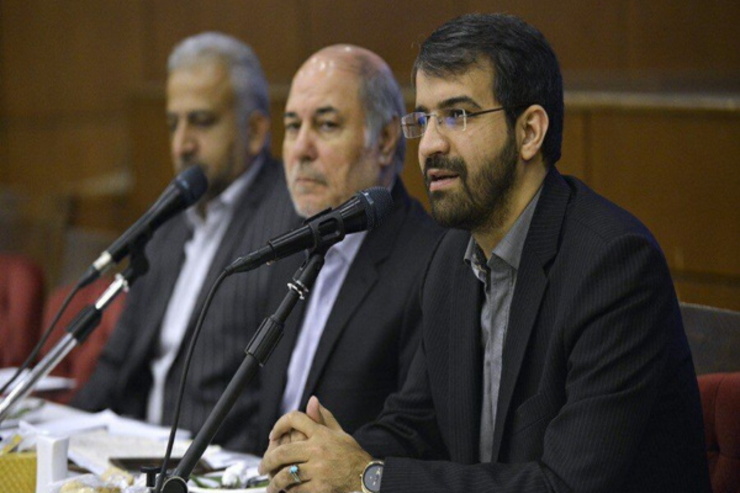 برخی از نمایندگان فراکسیون ورزش به انتخاب مدیرعامل جدید پرسپولیس معترض شدند.