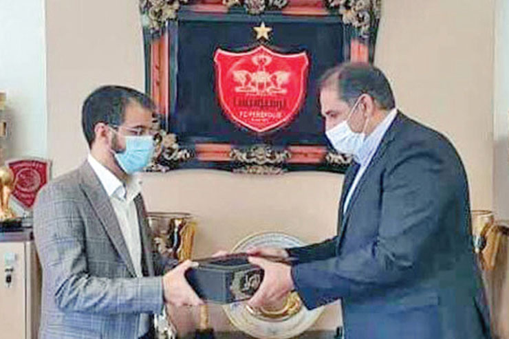 مدیرعامل جدید پرسپولیس انتخاب شد و یکی از مدیران ارشد وزارت ورزش، صندلی شماره‌یک مدیریتی این باشگاه را در اختیار گرفت تا سرخ‌پوشان در آستانه آغاز فصل جدید رقابت‌های لیگ برتر و جدال فوق‌العاده حساس فینال لیگ قهرمانان آسیا بدون مدیرعامل نباشند.