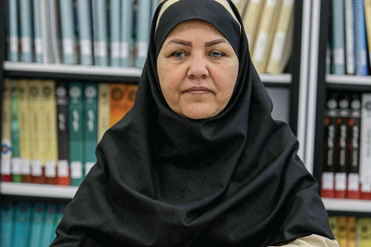 آن‌ها اثبات کرده‌اند، بدون چشم هم می‌شود زندگی کرد. امروز نابینایان بسیاری را در اطرافمان می‌شناسیم که اگر نگوییم بهتر از افراد بینا که دست کم در حد آن‌ها، در تمام عرصه‌های مختلف علمی و هنری می‌درخشند. گواه این حرفمان هم شعر‌های زیبایی است که رها اکبری، این شاعر روشندل، سروده است.