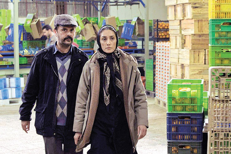 پس از فیلم «دوئت»، «روز‌های نارنجی» دومین همکاری مشترک علی مصفا و هدیه تهرانی است که در ماه‌های اخیر به اکران آنلاین درآمده است. لاهوتی، کارگردان فیلم، که در عرصه مستند فعال بوده، با نخستین اثر سینمایی بلندش، شمه‌هایی از استعداد و تعهد خود به عنوان هنرمند را به منصه ظهور گذاشته است.