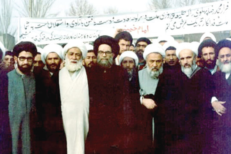نگاهی کوتاه به زندگی آیت‌ا... میرزا محمدمهدی نوقانی که از روحانیون فعال در هر دو صحنه دین و سیاست در سال‌های منتهی به پیروزی انقلاب اسلامی در ایران و نمونه کامل یک عالم مردمی بود.
