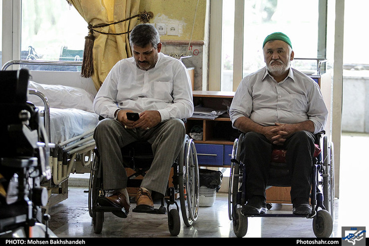 معاون بهداشت و درمان بنیاد شهید و امور ایثارگران خراسان رضوی گفت: ۷۰۰۰ نفر از خانواده جانبازان و ایثارگران استان مشمول طرح دریافت واکسن آنفلوانزا شدند.