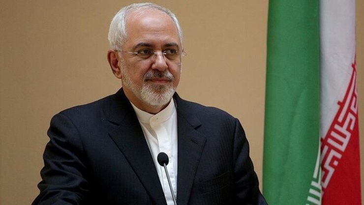 وزیر امور خارجه اسلامی ایران روز یکشنبه در توئیتی نوشت: جهان در حال نظاره است که آیا رهبران جدید آمریکا روش مخرب، ضدقانون و قلدرمآبانه رژیم رو به پایان آمریکا را رها خواهند کرد و چندجانبه‌گرایی، همکاری و احترام به قانون را در پیش خواهند گرفت یا نه.