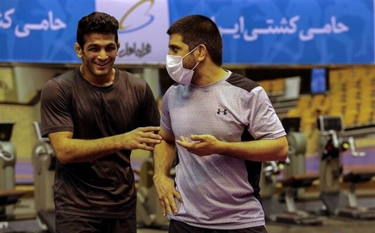 علیرضا دبیر با حضور در تمرینات تیم ملی کشتی، ملی‌پوشان را تمرین داد تا برای مسابقات جهانی صربستان آماده باشند.