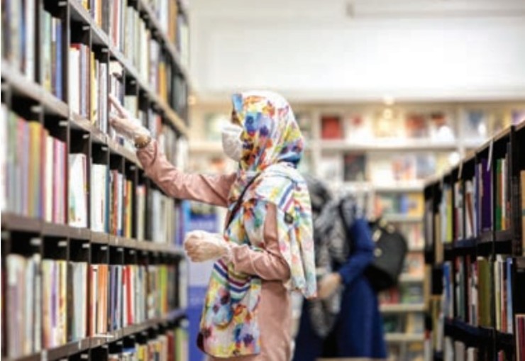 از امروز، ۲۴ آبان و هم‌زمان با شروع هفته کتاب و کتاب‌خوانی، طرح تخفیف پاییزه کتاب به مدت یک هفته در سرتاسر کتاب‌فروشی‌های شرکت‌کننده در این طرح برگزار می‌شود. چند کتا‌ب‌فروش مشهدی پیشنهاد‌های خود را درباره رونق بیشتر طرح تخفیف پاییزه بیان کرده‌اند.