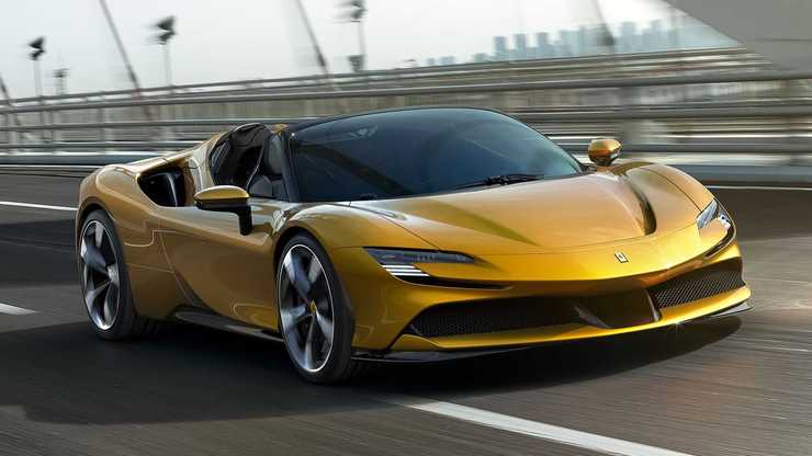 فراری به طور رسمی از SF90 Spider به عنوان قدرتمندترین محصول سقف تاشو خود رونمایی کرد.