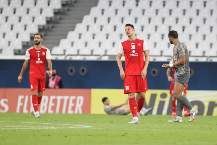 اگر پرسپولیس ۲ بازیکن جدید بگیرد، یک بازیکن دیگر از لیست خارج خواهد شد.