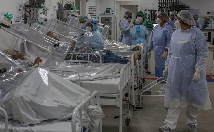 در حال حاضر (دوشنبه ۲۶ آبان‌ماه) آمریکا با بیش از ۱۱ میلیون و ۳۶۷ هزار و ۲۱۴ نفر مبتلا همچنان در صدر فهرست کشور‌های درگیر با بیماری کووید-۱۹ قرار دارد.