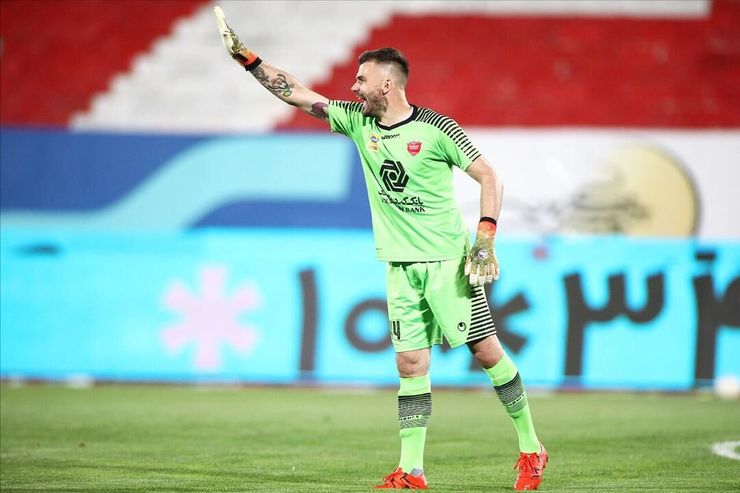رادوشوویچ همچون دیگر بازیکنان پرسپولیس منتظر است تا فینالیست شرق آسیا نیز معرفی شود. رادو چشم انتظار اولین قهرمانی سرخ‌ها در آسیا است. آیا این اتفاق رخ خواهد داد؟