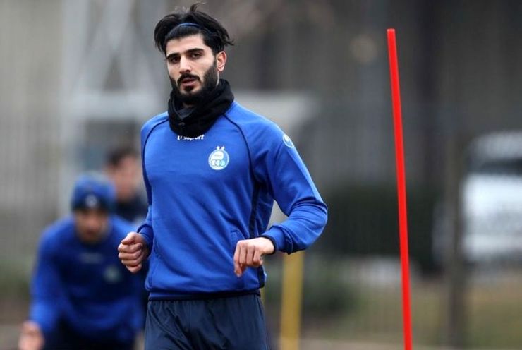 با جذب محمد نادری تعداد مدعیان بازی در جناح چپ استقلال به چهار نفر رسیده و هیچ بعید نیست در روز‌های آتی میلاد زکی پور از جمع آبی‌ها جدا شود.