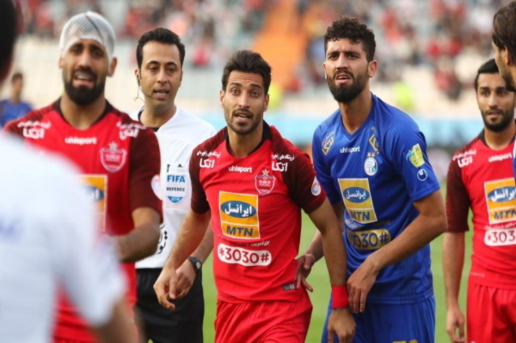 مدافع پیشین پرسپولیس اقدام عجیبی درباره مربی محبوب تیم خود انجام داد.