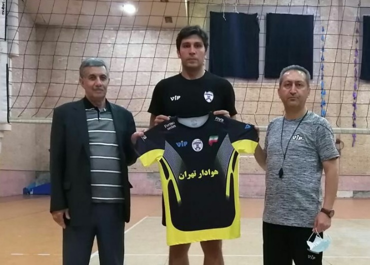 علیرضا نادی بازیکن باتجربه والیبال کشورمان در رقابت های دسته یک به میدان خواهد رفت.
