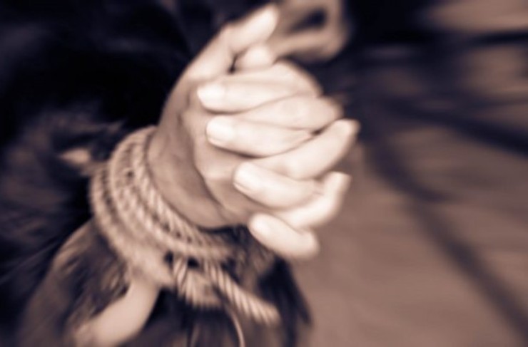 پدر دختر ۱۴ ساله‌ای در ویدئویی خطاب به رئیس قوه قضائیه ادعا می‌کند که فرزندش به مدت یک سال توسط فردی دزدیده شده و سپس به قتل رسیده است.