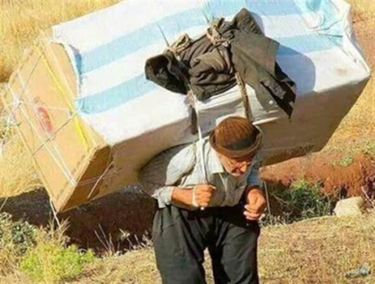 رئیس ستاد مبارزه با قاچاق کالا وارز گفت: با تصویب طرح جدید حمایت از مرزنشینان، دیگر شاهد پدیده زشت کوله بری نخواهیم بود.