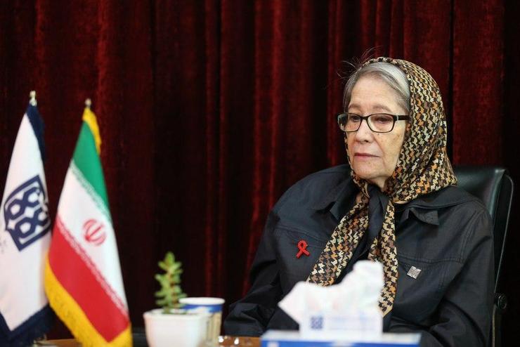 مینو محرز: واکسن ایرانی کرونا به زودی وارد فاز مطالعات انسانی می‌شود و بعد از دو ماه و قبل از پایان سال به شرط کسب نتایج خوب قابل استفاده برای مردم خواهد بود.