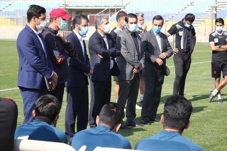 مدیرعامل باشگاه پرسپولیس برای پرداخت مطالبات بازیکنان و مربیانش اقدام عجیبی انجام داد.