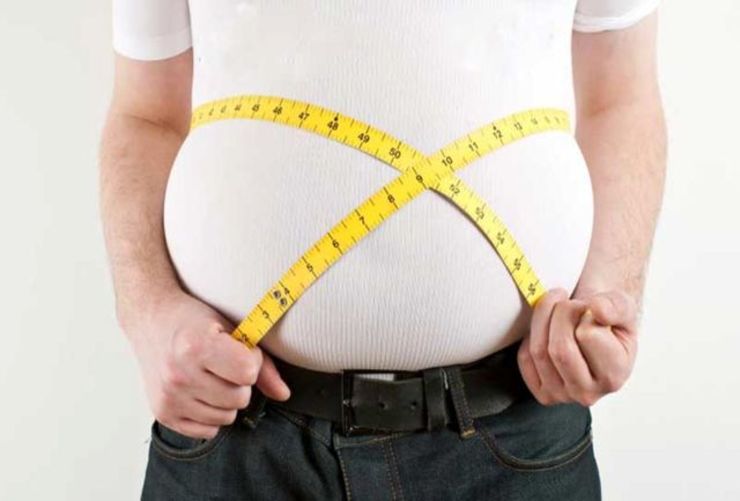 چاقی یا لاغری مفهومی است که بر اساس شاخص حجم توده بدن یا BMI تعریف‌شده و نمی‌توان آن را براساس وزن به‌طور مطلق تعریف کرد، زیرا ممکن است وزن یکسان برای دو نفر با قد متفاوت، نتیجه متفاوتی داشته و یکی از آن‌ها چاق یا لاغر بوده و دیگری در وزن ایده ال باشد.