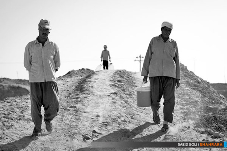 رئیس فراکسیون کارگری مجلس شورای اسلامی از رایزنی مجلس با دولت در راستای افزایش حقوق بیش از ۴۰ درصدی حقوق کارگران در سال آینده خبر داد و گفت: پیشنهاد ما برای افزایش حقوق کارگران در سال آینده نیز، ۴۰ درصد یا بیشتر است.