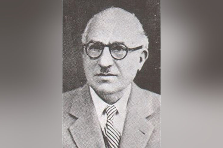 جلال‌الدین همایی، ادیب و نویسنده، عیسی صدیق را از پیش‌قدمان و پایه‌گذاران فرهنگ جدید ایران پس از عهد مشروطه می‌داند که در تعلیم فرهنگ و پیشه معلمی هم نقشی گران‌سنگ داشت.