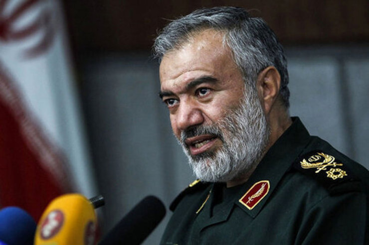 سردار فدوی گفت: در جریان ترور شهید فخری زاده، تیربار روی نیسان مجهز به یک سیستم هوشمند ماهواره‌ای بوده که روی شهید فخری زاده زوم کرده و از هوش مصنوعی بهره می‌برده است.