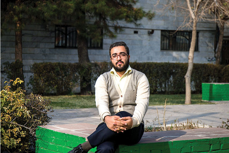 به مناسبت ۱۶ آذر، روز دانشجو، مهمان ابوالفضل خیابانی تنها متولد سال ١٣٧٢، دانشجوی فعال و دغدغه‌مند محله کارمندان اول هستیم تا از اقداماتش برایمان بگوید.