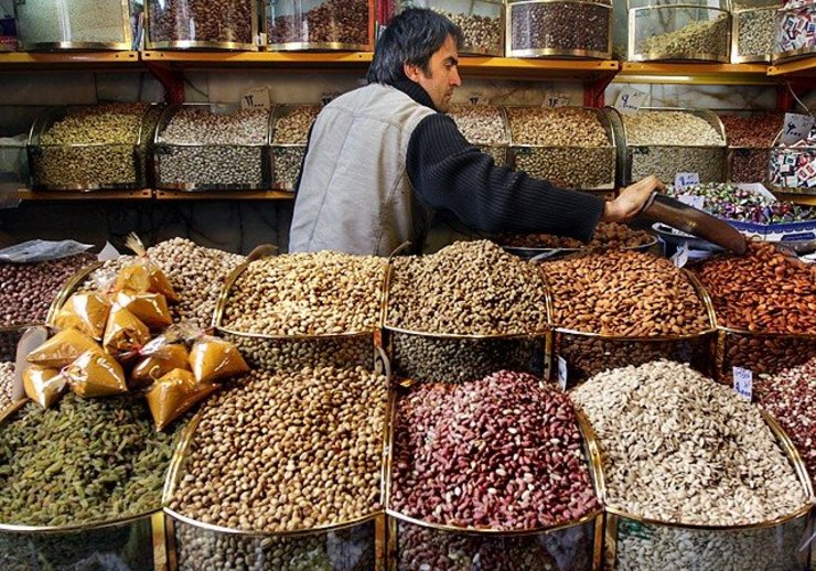 دل پُر آجیل‌فروشان مشهدی از تعطیلی‌ها و رکود بازار | بی‌مهری به محصولی ارزآور