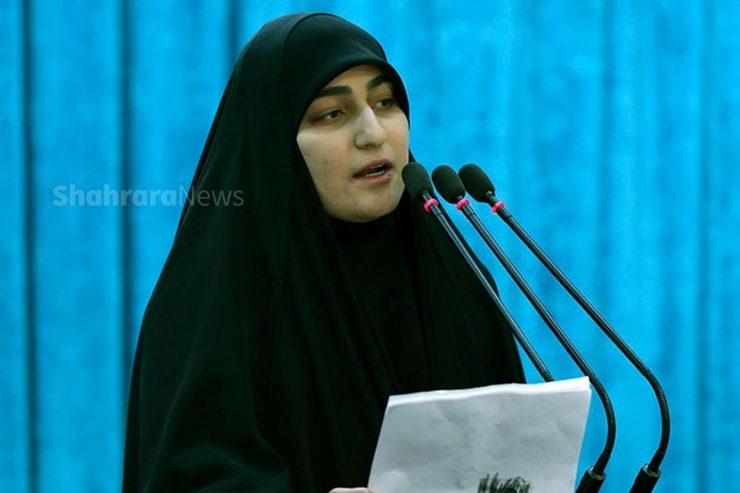 زینب سلیمانی، دختر شهید سردار قاسم سلیمانی، در بیانیه‌ای از دولت خواست بودجه درنظر گرفته‌شده برای بنیاد حاج‌قاسم سلیمانی را برای حل مشکلات مردم اختصاص دهد.