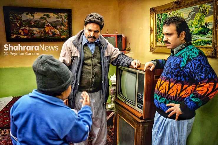 سریال «هشت آباد» با نام قبلی «نوروز رنگی» یکی از گزینه‌های صداوسیما برای پخش در نوروز ۱۴۰۰ است. سریالی که بیشتر عواملش مشهدی هستند و در همین شهر هم فیلم‌برداری می‌شود. برای اطلاع از آخرین وضعیت فیلم‌برداری سریال «هشت‌آباد» به سراغ جواد خواجوی و علی مسعودی رفتیم تا درباره این سریال اطلاعات بیشتری به ما دهند.