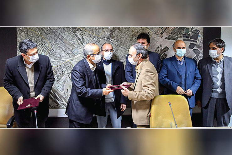 محمدرضا حیدری اظهار کرد: یکی از شعار‌های محوری و برنامه‌های شورای پنجم، توسعه متوازن و عدالت‌محور بوده است و برهمین‌اساس کمیسیون مناطق کم‌برخوردار با کارآمدترین و باانگیزه‌ترین اعضای شورا ایجاد شد.