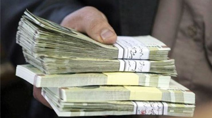 دولت در دور دوم حمایت‌های مالی کرونایی از اقشار آسیب‌پذیر پرداخت وام یک میلیون تومانی برای ۱۰ میلیون خانواده و کمک هزینه ۱۰۰ هزار تومانی برای ۳۰ میلیون خانوار را در نظر گرفته است.