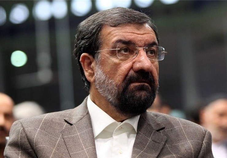 دبیر مجمع تشخیص مصلحت نظام با بیان این‌که تحریم‌ها حتی با روی کار آمدن بایدن تا ۵ سال آینده ادامه خواهد داشت با انتقاد از پیش‌بینی فروش ۲.۳میلیون بشکه نفت در بودجه گفت: معلوم می‌شود که نمی‌خواهیم از تحولات درس بگیریم و روی پای خود بایستیم.