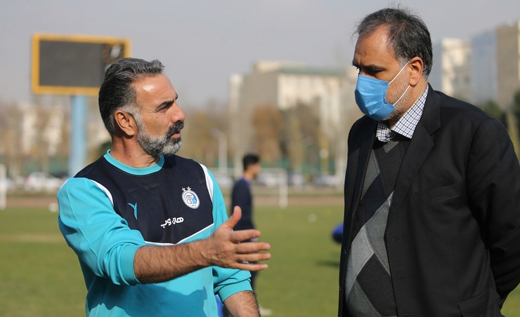 سرمربی استقلال به دنبال فشار‌هایی که بر او وارد می‌شود تا کادرفنی اش را تقویت کند تاب نیاورده و قصد دارد در روز‌های آتی یک نفر را به زیر مجموعه خود اضافه کند.