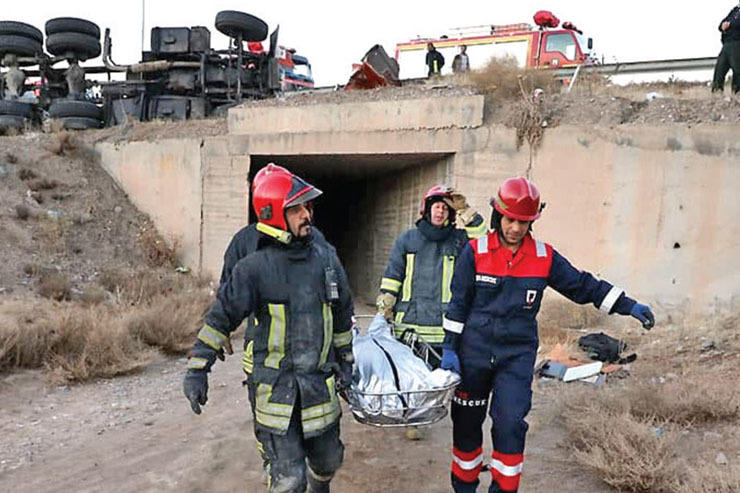 در روز‌های گذشته، ۲ مرد میان‌سال در مشهد بر اثر حادثه رانندگی و گازگرفتگی جان باختند