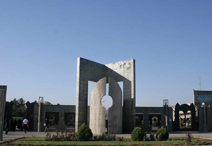 دکتر محمدجعفر یاحقی به‌عنوان استاد ممتاز دانشگاه فردوسی مشهد انتخاب شد.
