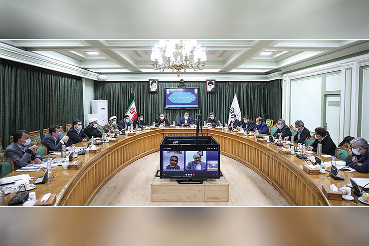 استاندار خراسان‌رضوی با اشاره به ۱۲۰هزارمیلیارد ریال منابع بانکی این استان، تأکید کرد که سپرده‌های مردم در بانک‌های خراسان‌رضوی باید صرف عمران و آبادانی همین استان شود.