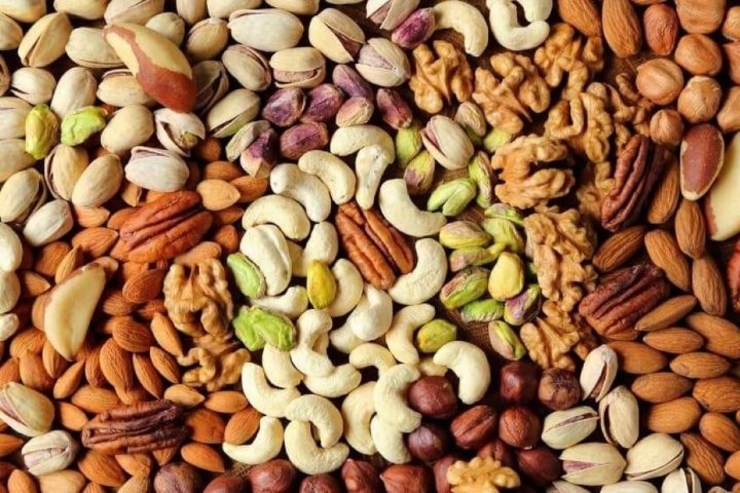 رئیس اتحادیه آجیل و خشکبار مشهد با بیان اینکه در آستانه شب یلدا افزایش قیمت نداشتیم، قیمت به‌روز انواع آجیل و خشکبار را اعلام کرد.